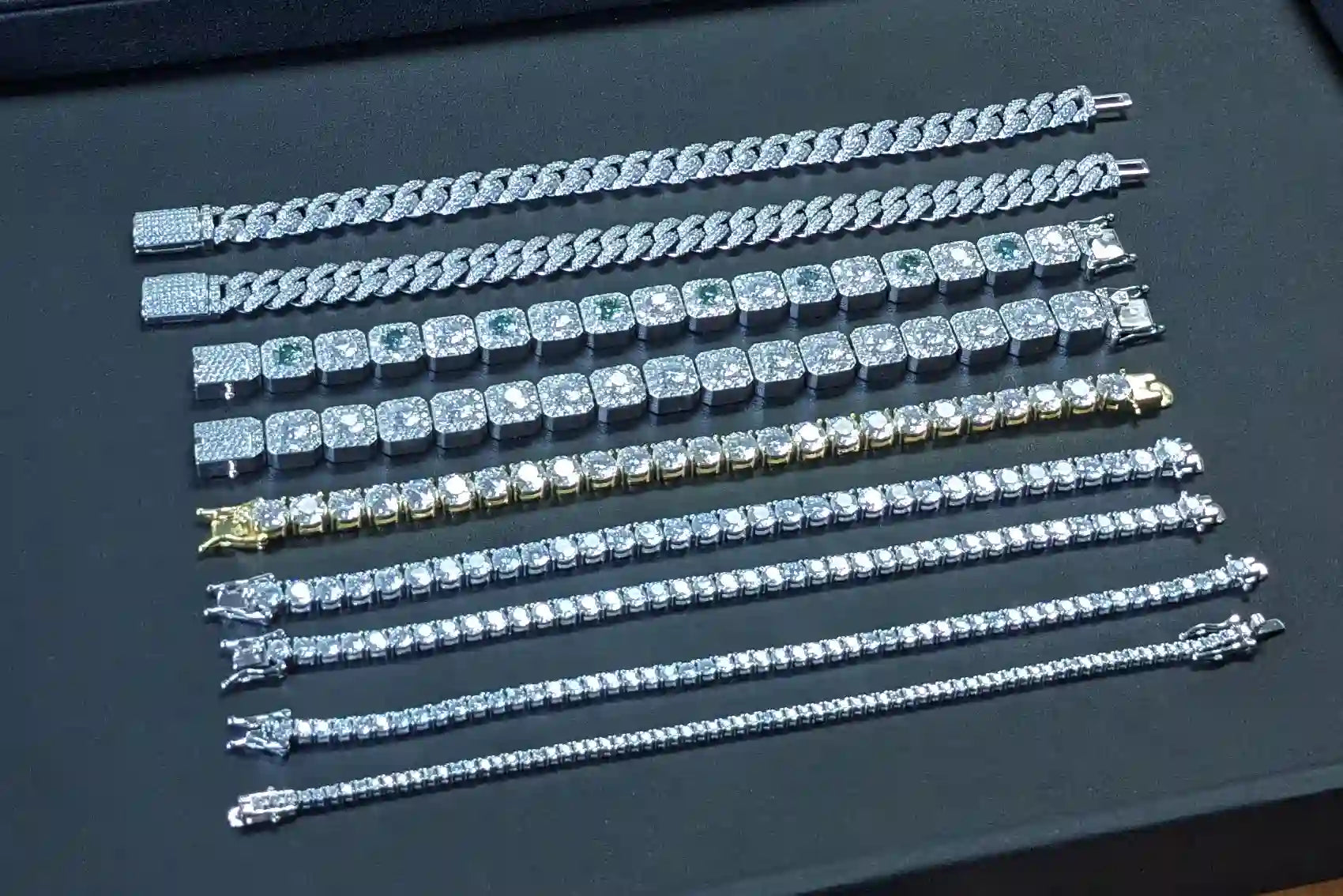 Image de bracelets chez Golden Moissanite Bijouterie