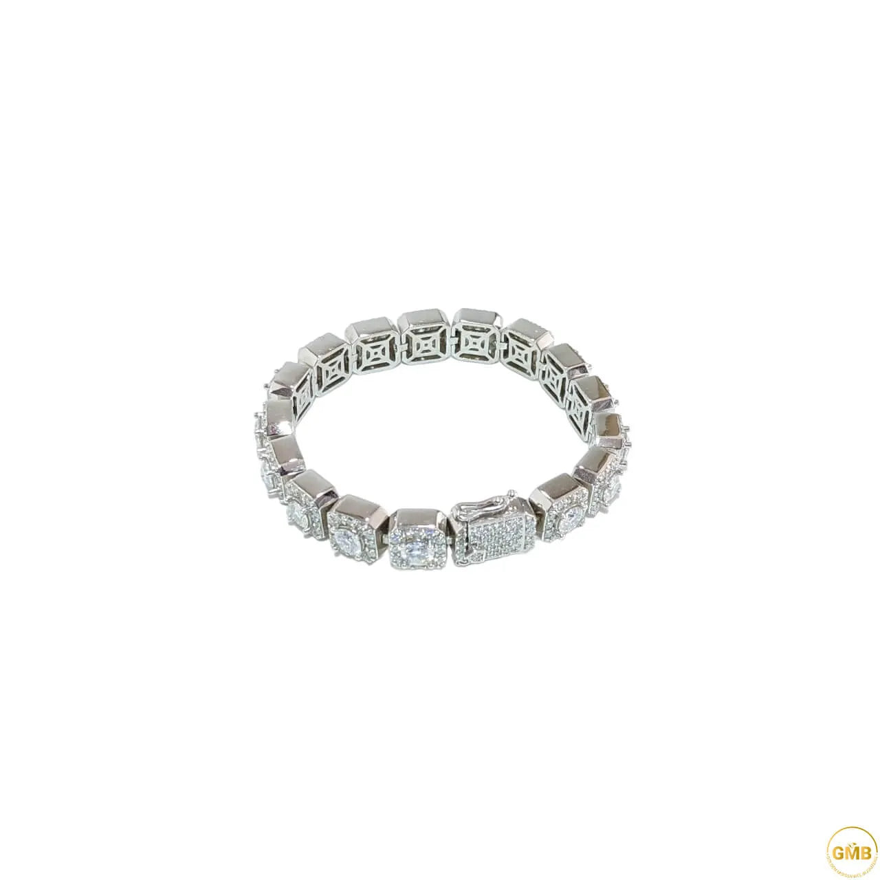 Bracelet tennis 'cluster' moissanite chez Golden Moissanite Bijouterie