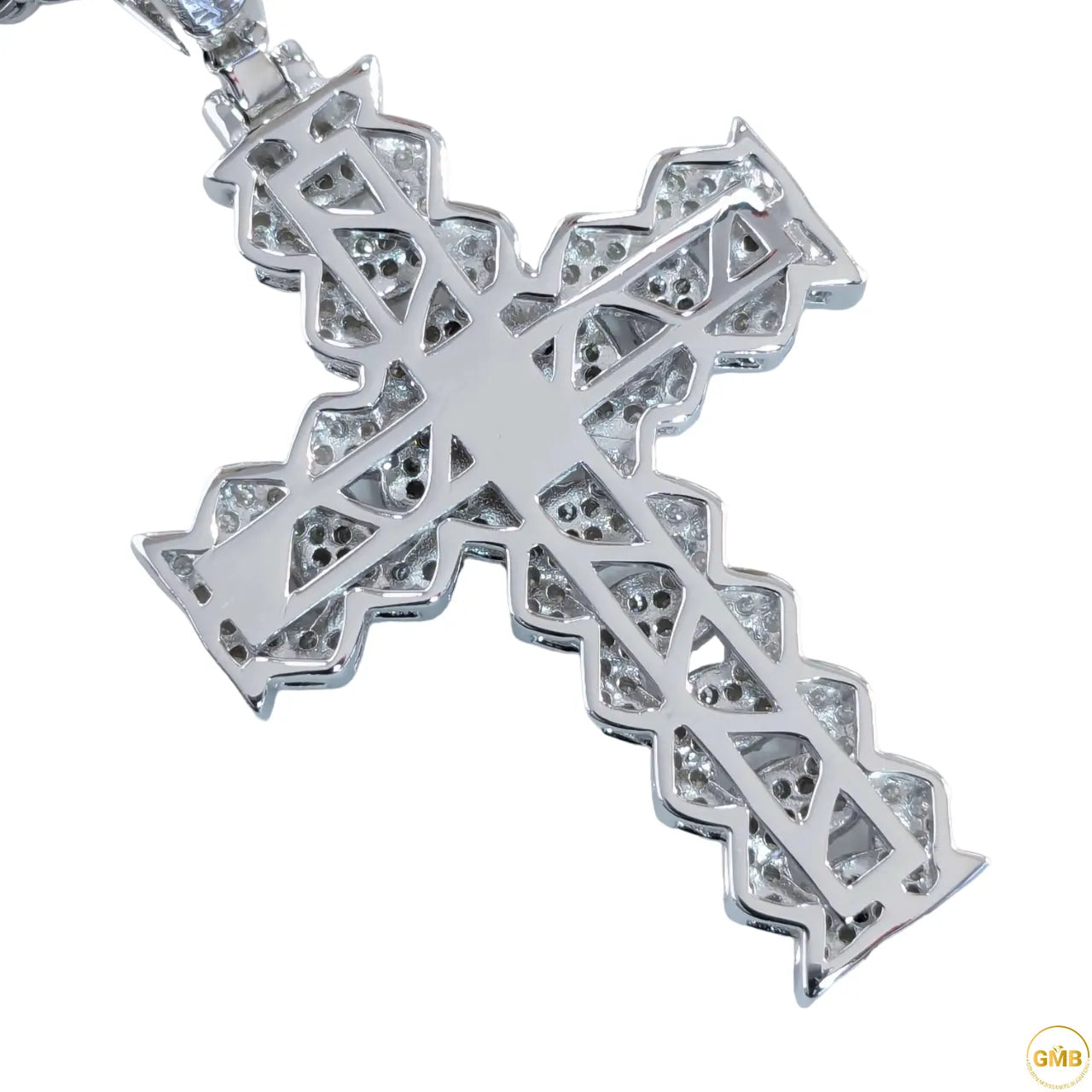 Pendentif en croix de chez Golden Moissanite Bijouterie